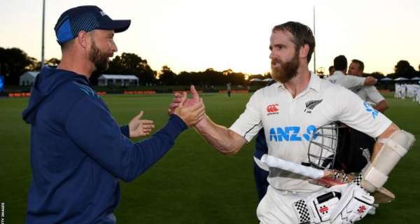 New Zealand v Sri Lanka: Kane Williamson century leads hosts to final-ball win