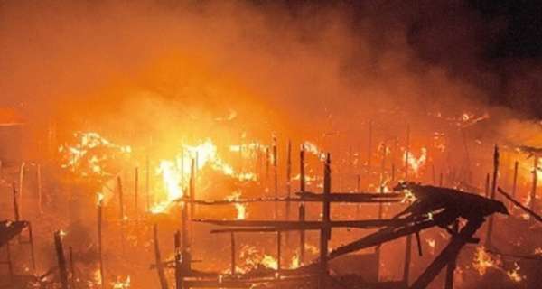 Fire guts Lagos spare parts market, security guard killed