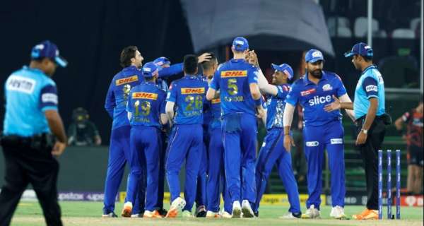 MI bowl first in crunch clash against RCB