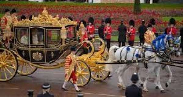 King Charles arrives at Westminster Abbey for his coronation Image