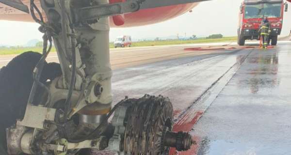 Plane Crash-lands At Abuja Airport 