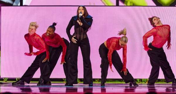 Mae Muller: Why did the UK do so badly at Eurovision?